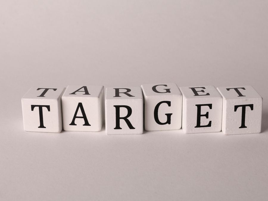White cubes spelling 'TARGET' on a neutral background, ideal for business or marketing concepts.